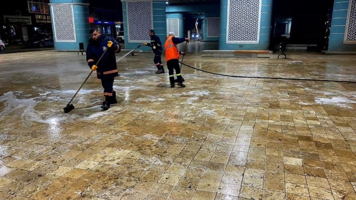 Körfez’de en uzun gece temizlikle aydınlandı